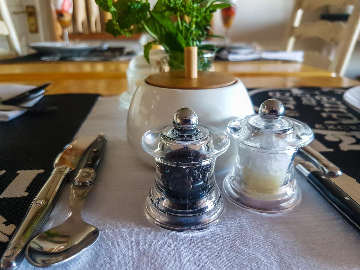 Roseroc Boutique Guesthouse นิสนา ภายนอก รูปภาพ