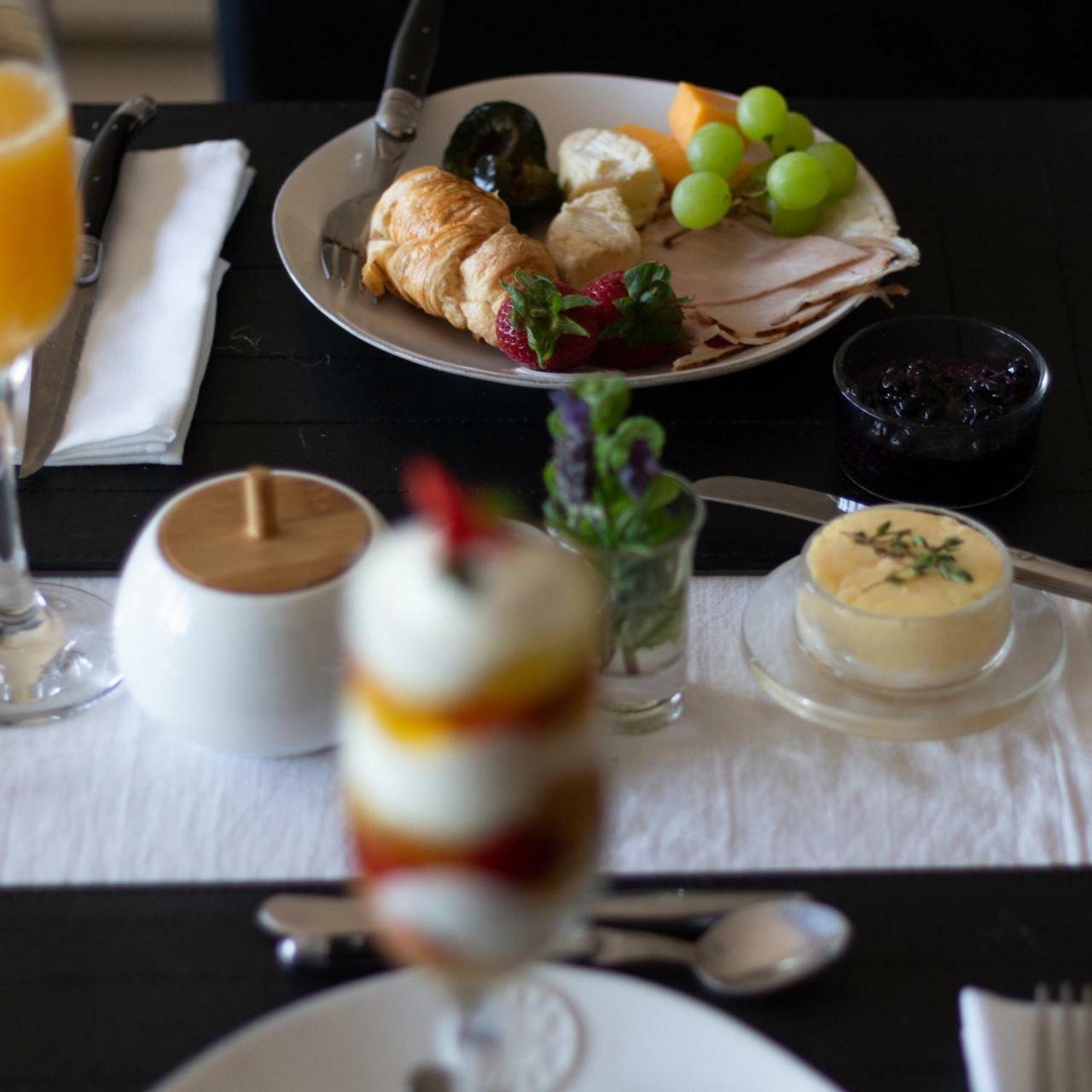 Roseroc Boutique Guesthouse นิสนา ภายนอก รูปภาพ