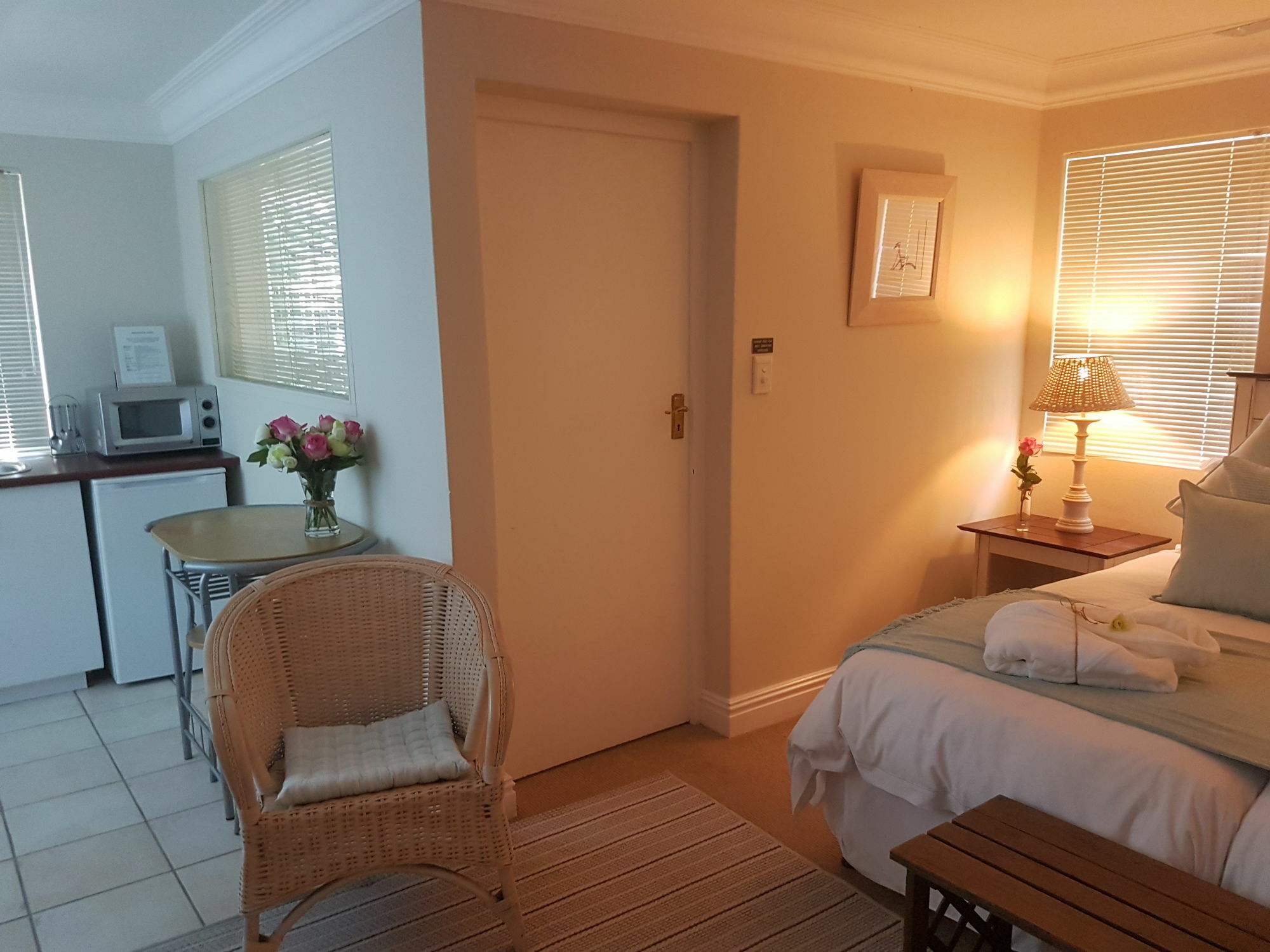 Roseroc Boutique Guesthouse นิสนา ภายนอก รูปภาพ